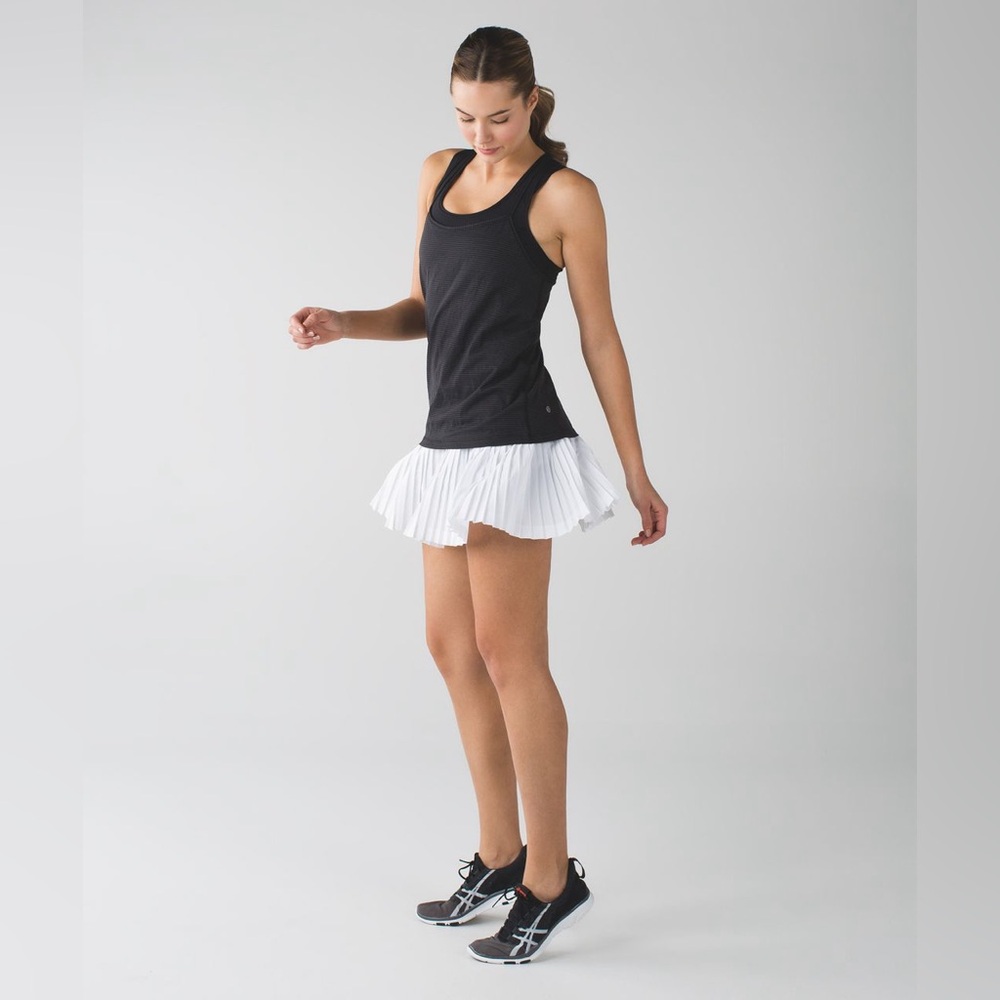 Lululemon Pleat To Street Skirt II Gray and White Pleated Women's Skort sz 4